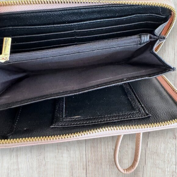 BETSEY JOHNSON Heart Blush Pink Wristlet Zip Around Wallet Valentine's Day - Picture 3 of 7